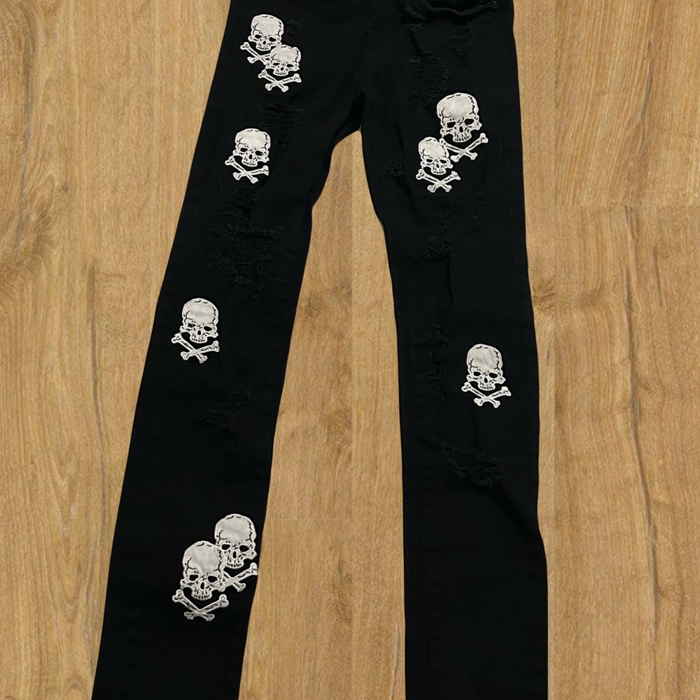 Preme Men's Black Slim Jeans with Skull Design - Picture 4 of 8